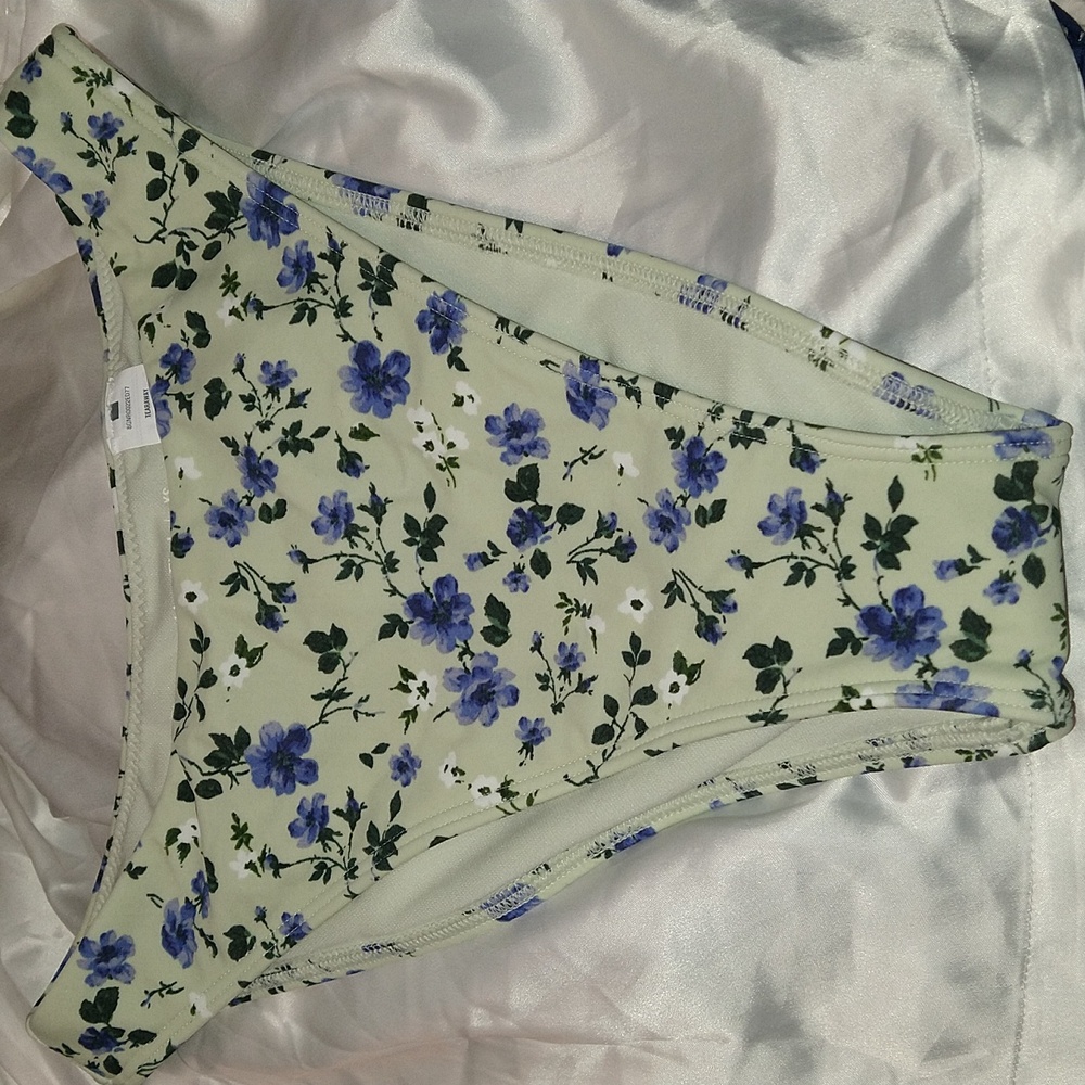Abercrombie & Fitch Floral Bikini Bottom Small